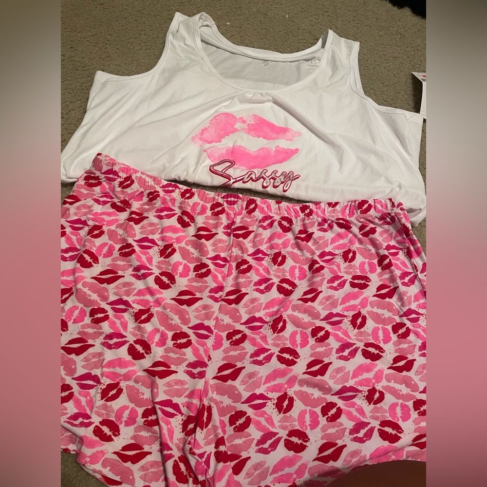 Pajama set - Picture 2 of 3